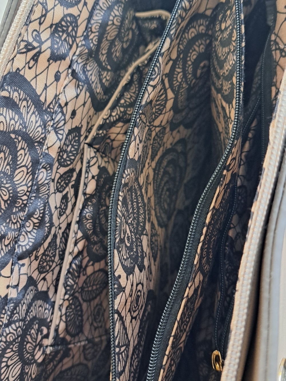 Carlos Santana Bag, New - Picture 6 of 7